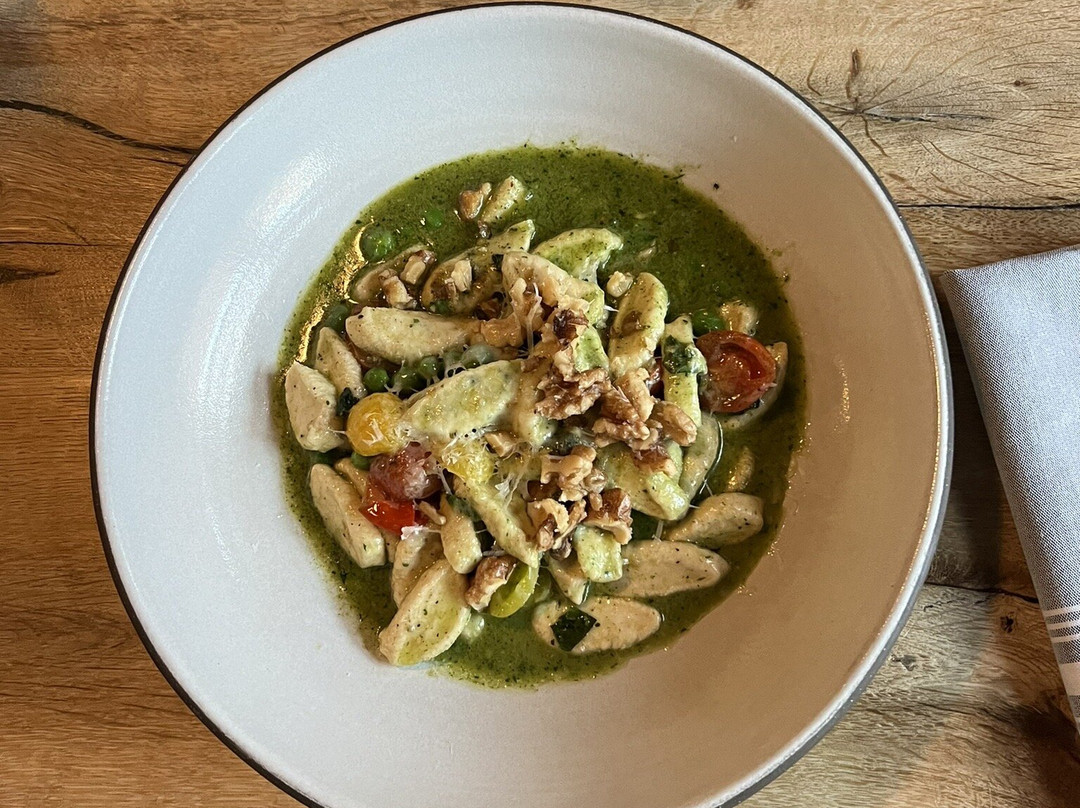 The One-Legged Magpie