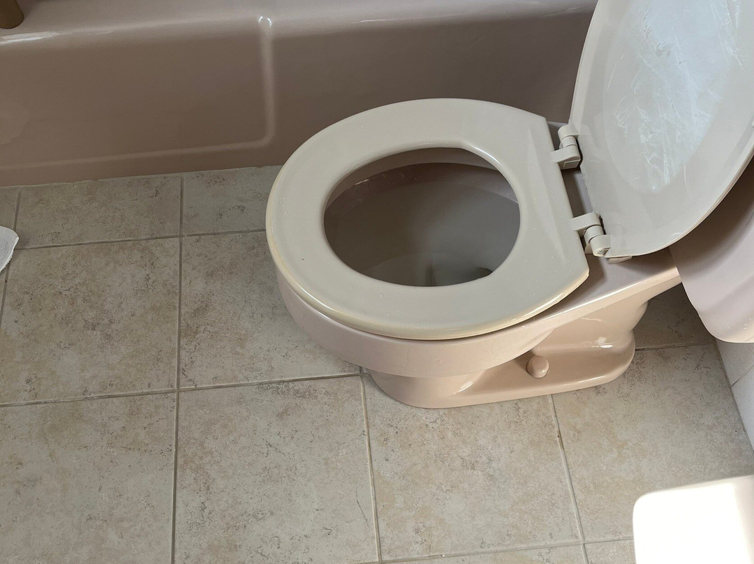 Holiday Hill Inn & Suites主图