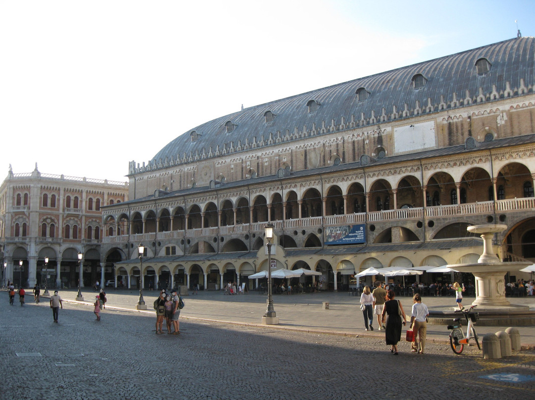 Piazza delle Erbe景点图片