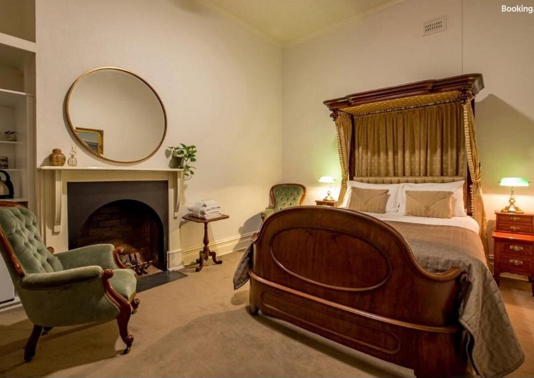 American Hotel主图