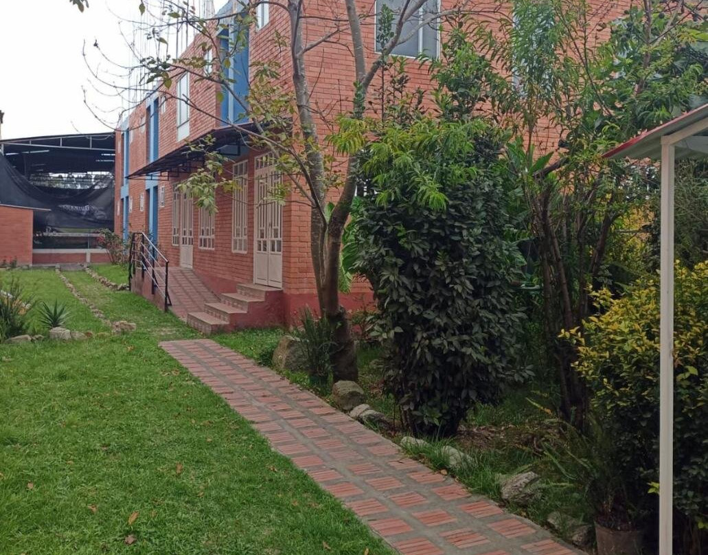 Córest Hotel B & B主图