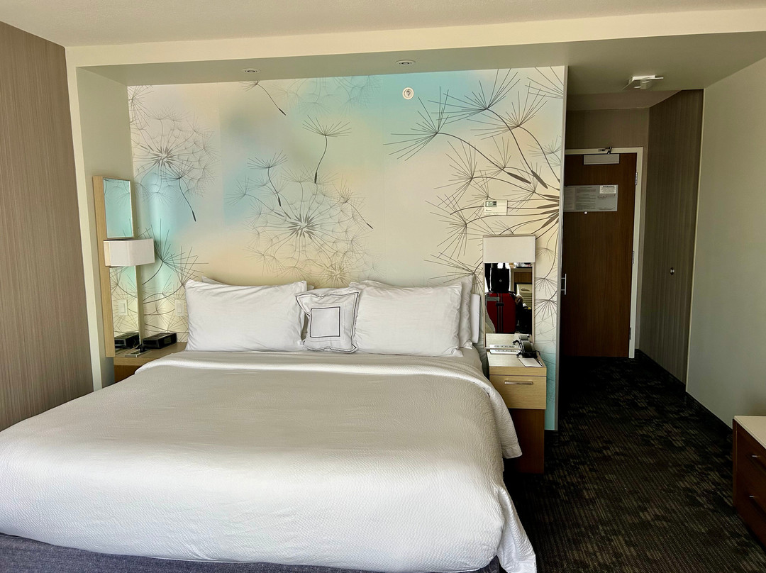Courtyard Prince George主图