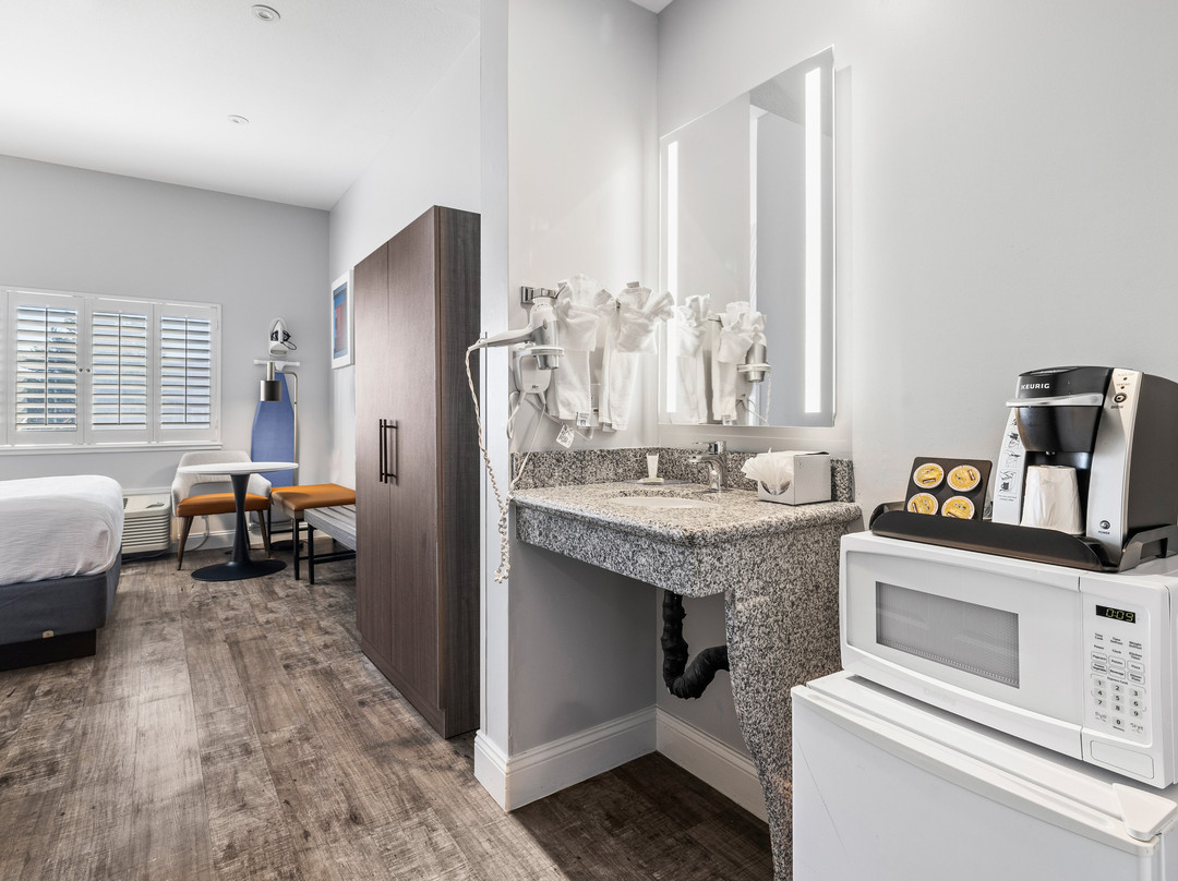 旧金山机场西速8酒店主图