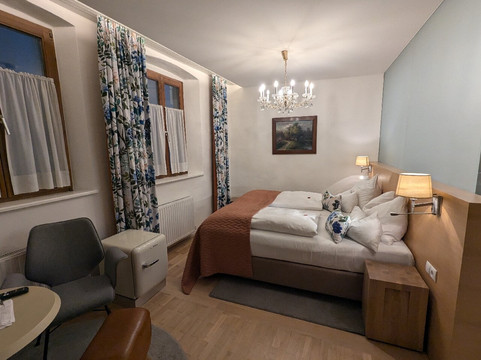 沃尔夫酒店主图