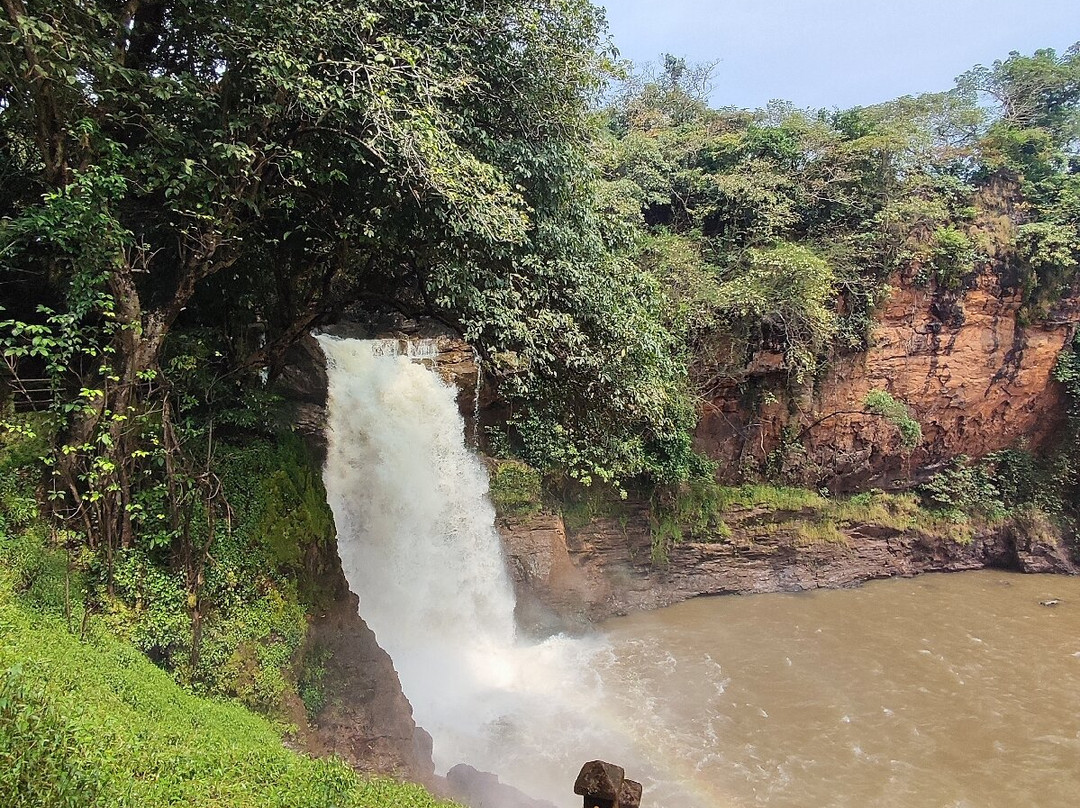 Arvalem Waterfalls景点图片