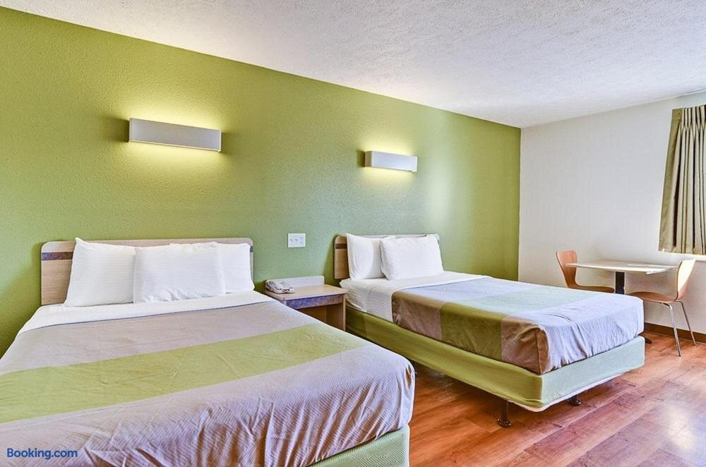 Economy Inn - Pittsburgh Airport