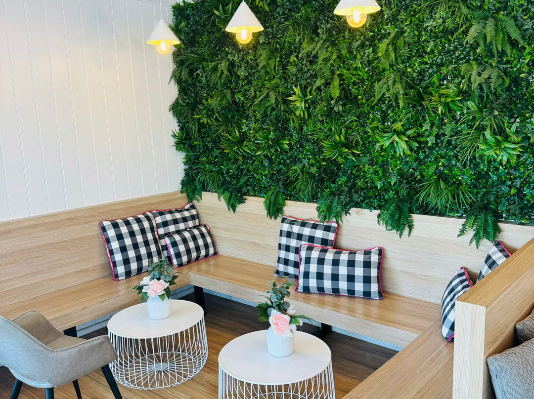 Shamali's Cafe & Bistro