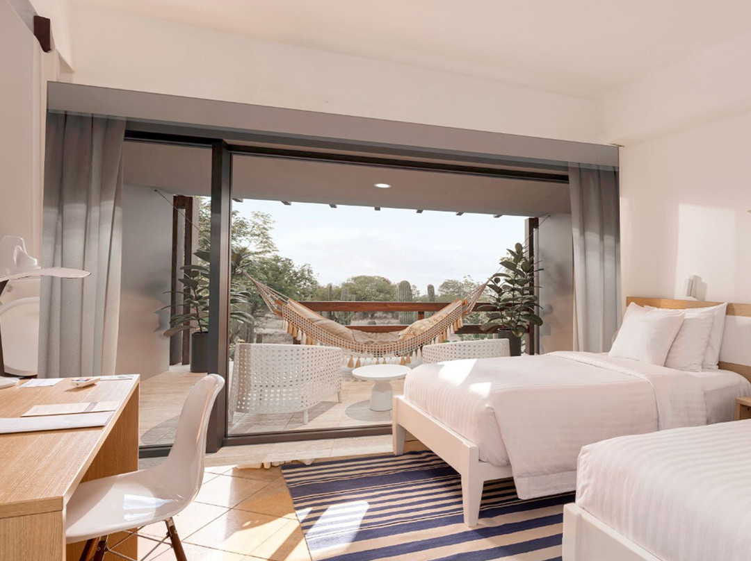 芬奇湾酒店主图