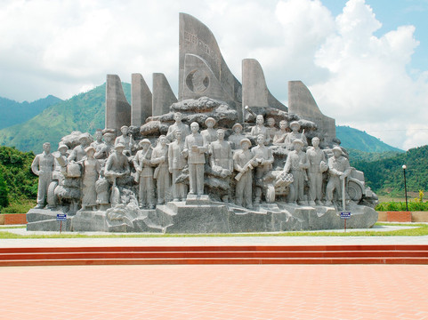 Khu Di Tich Lich Su Muong Phang