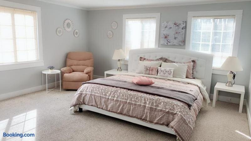 Pasadena Room with private bathroom