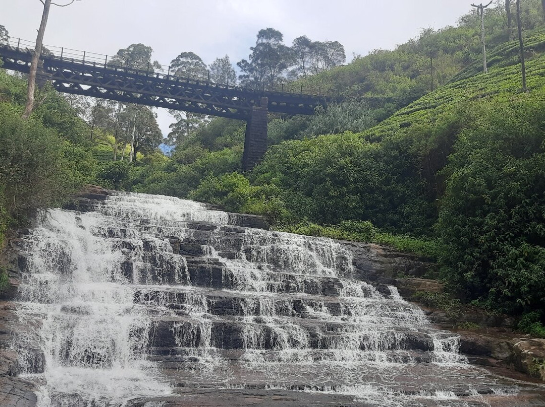 Nanuoya water fall-奴娃拉伊利雅必去景点