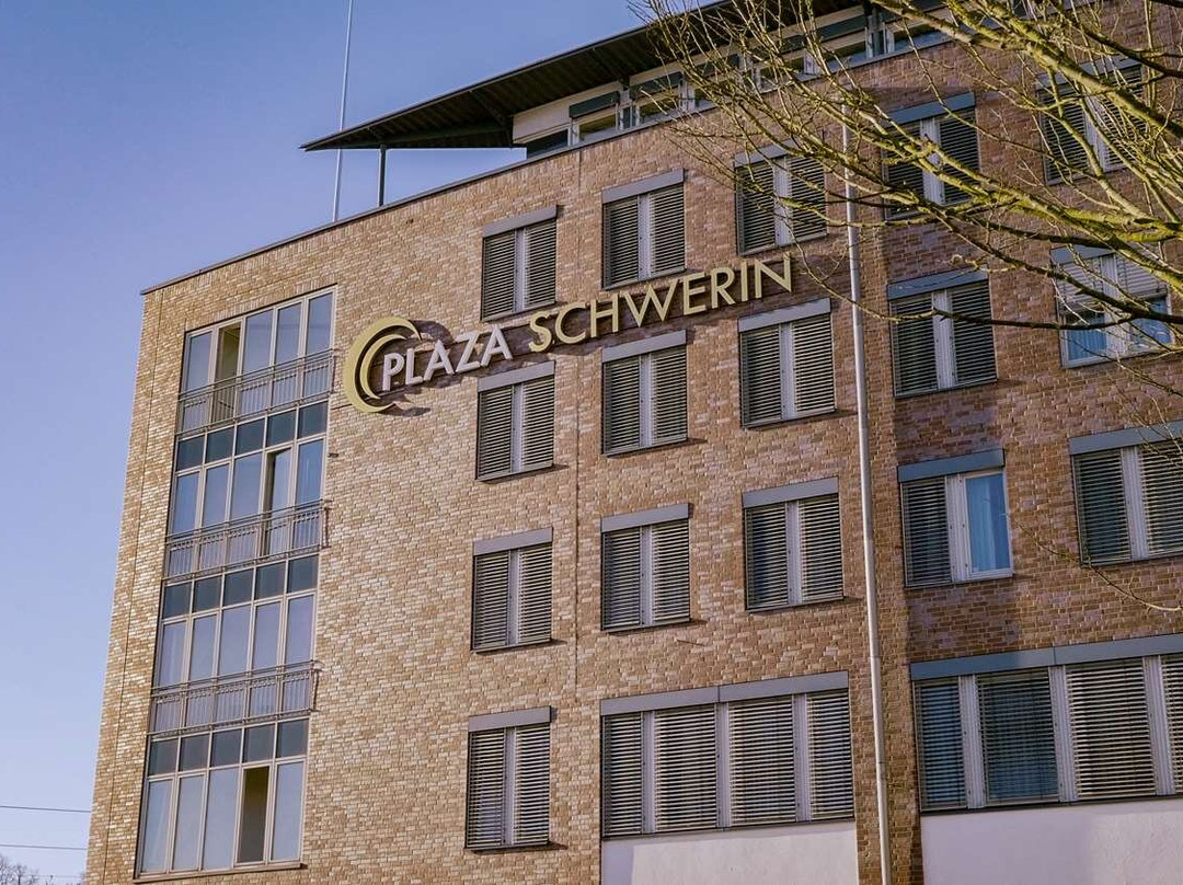 申未灵皇冠假日酒店