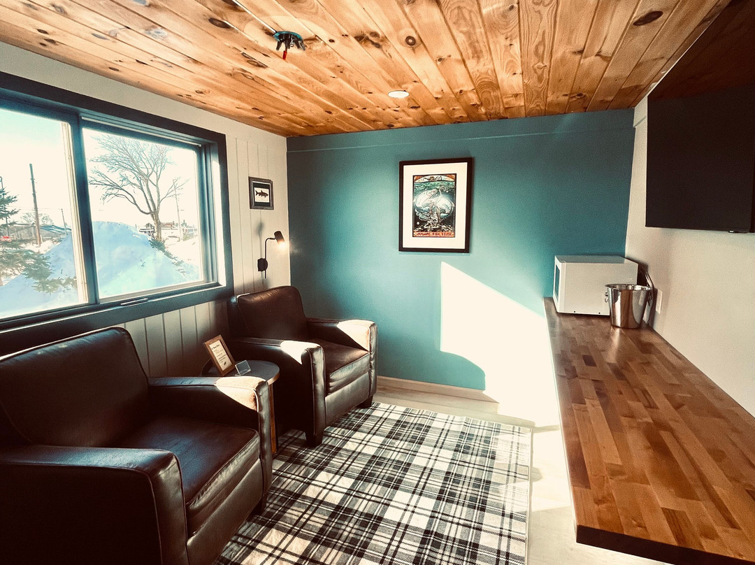 Mangy Moose Motel主图