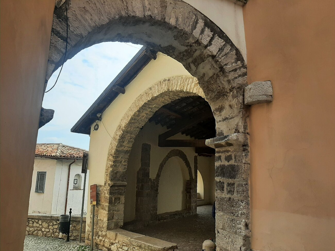 Loggia dei Mercanti景点图片