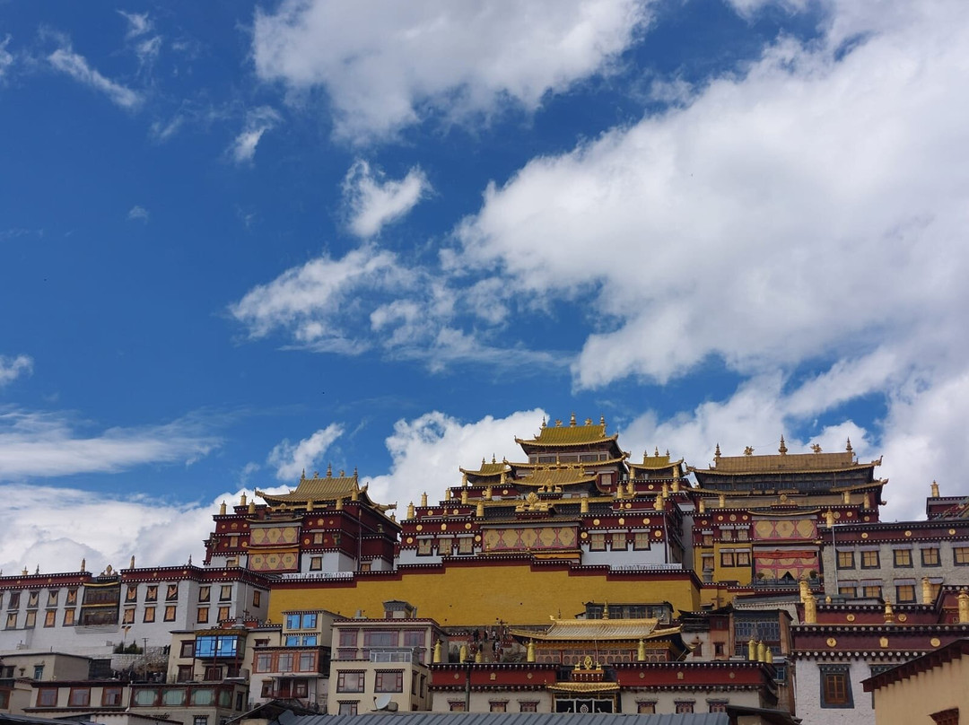 China Highlights Shangri La And Deqin.-香格里拉县必去景点