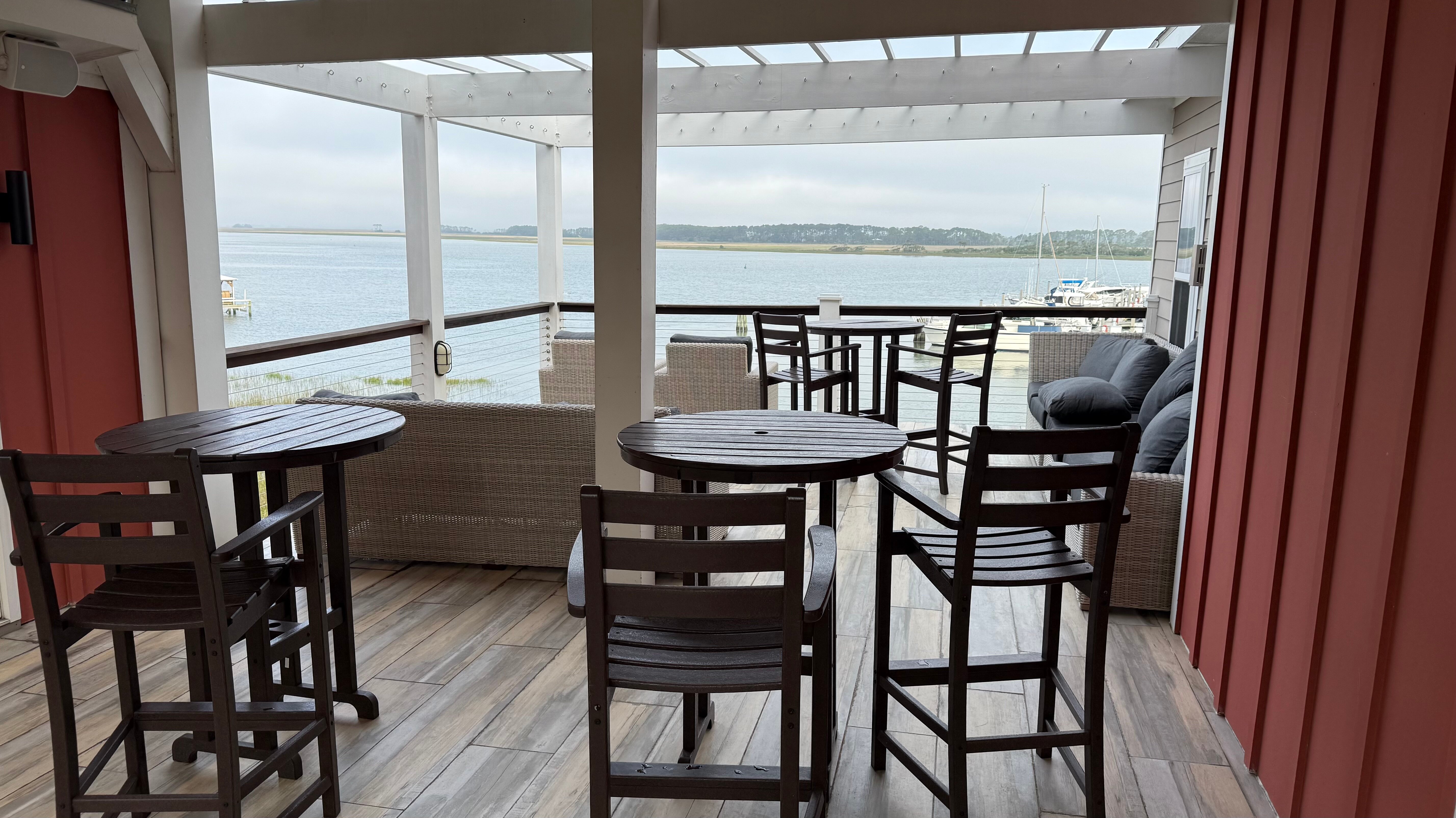 Regatta Inn-官方