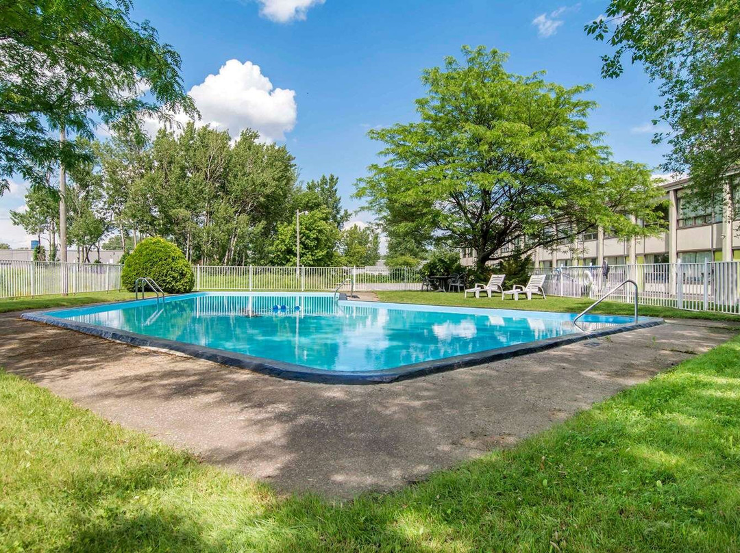 乌尔巴尼亚酒店