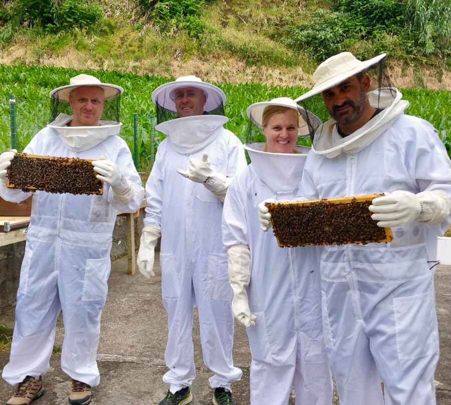 BEE LOVE FARM SÃO MIGUEL AÇORES-Mosteiros必去景点