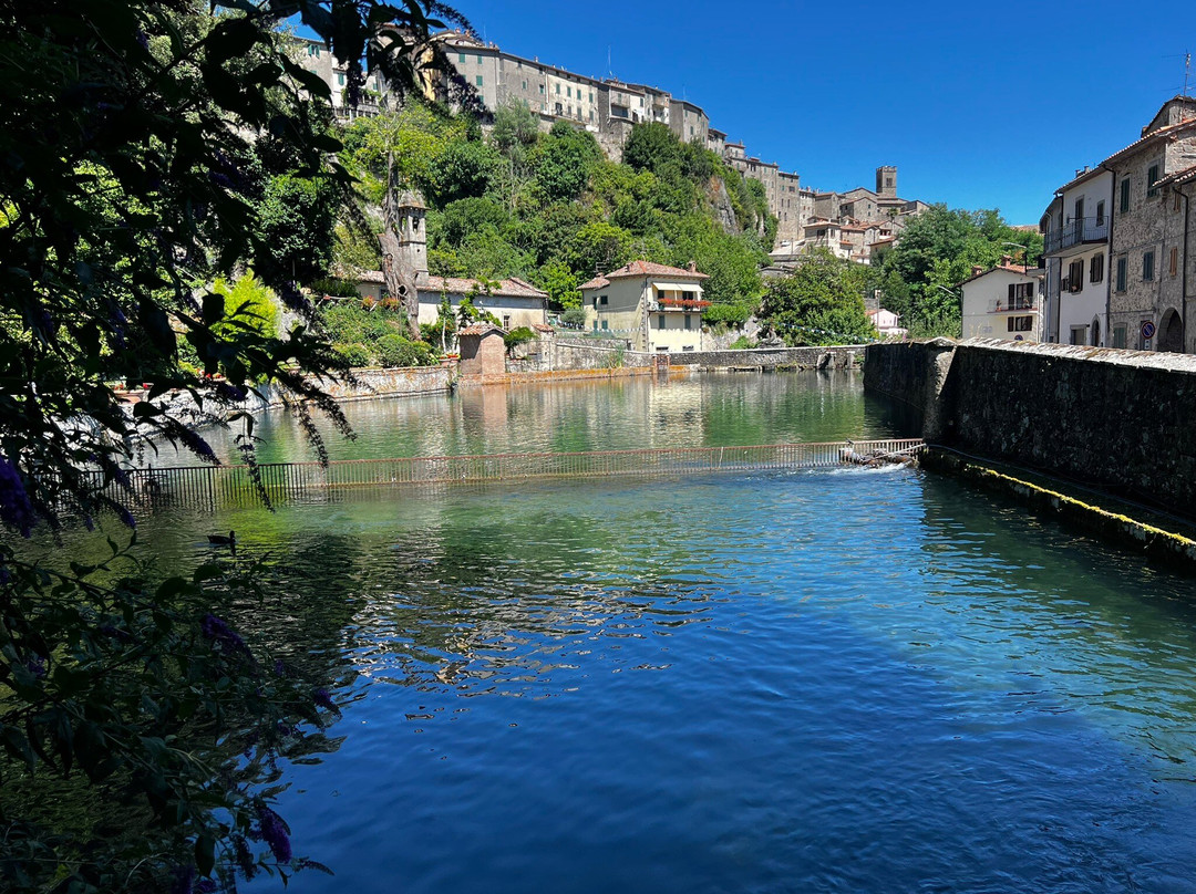 La Peschiera-Santa Fiora必去景点