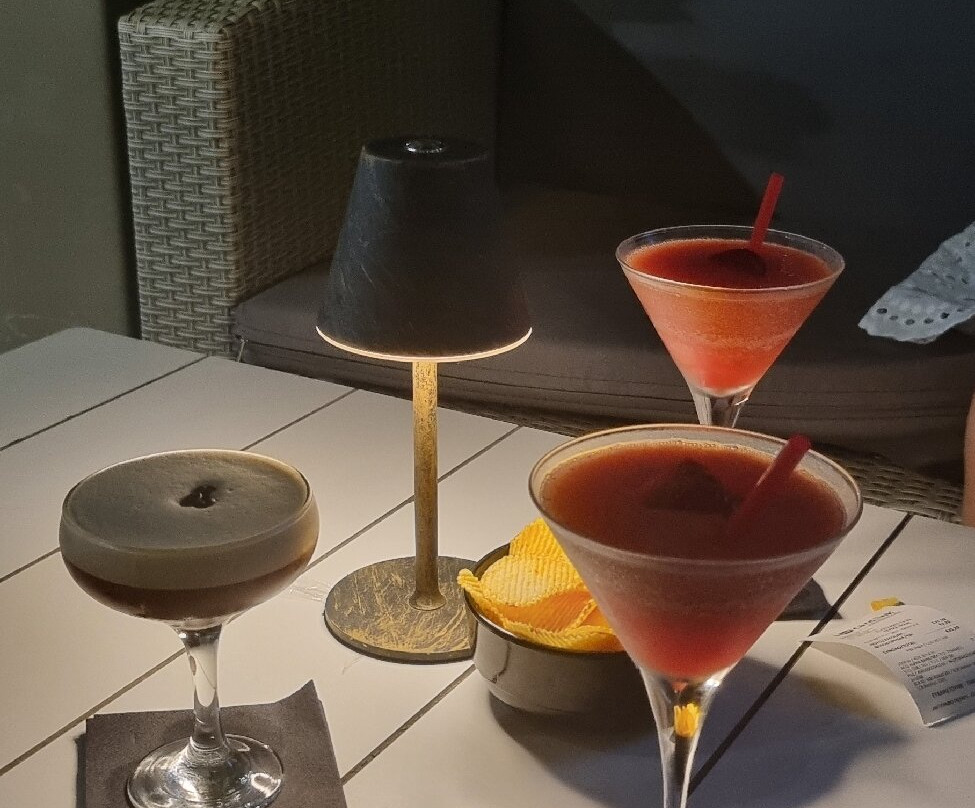 Manteio Cafe Cocktail Bar-Platanias必去景点