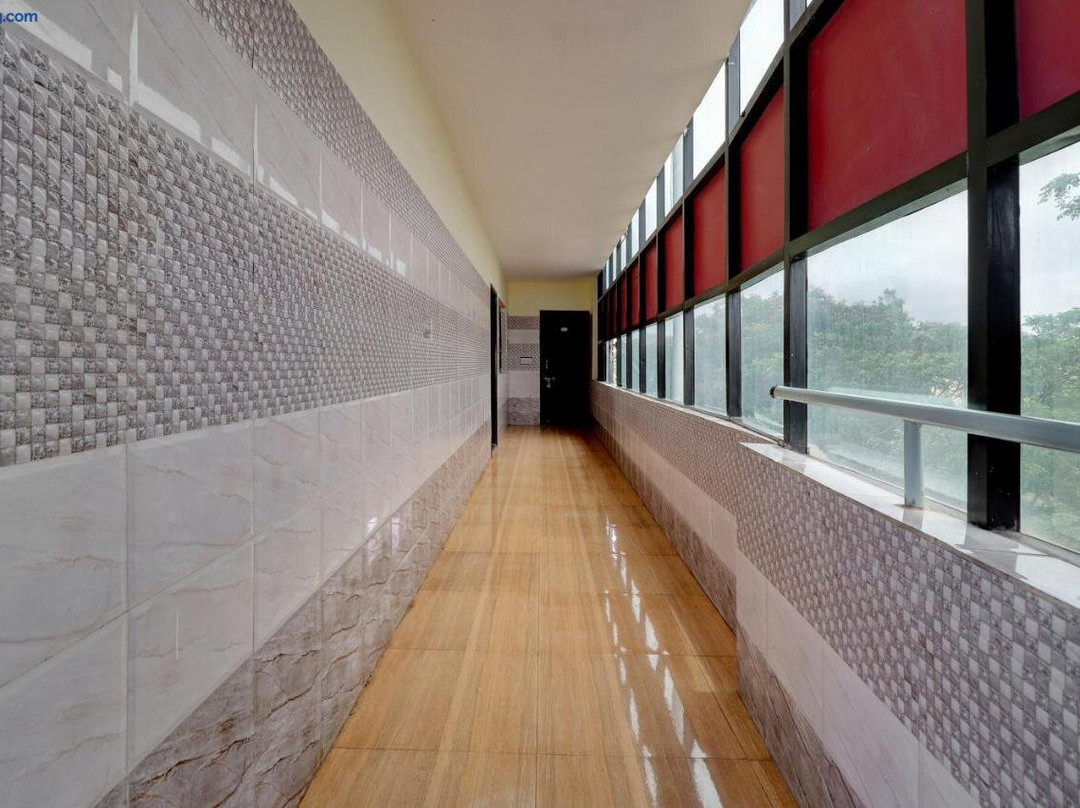 OYO 30492 Hotel Sri Krishna