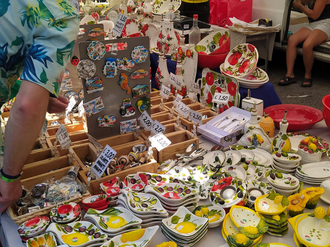 Mercato di Salò-萨罗必去景点