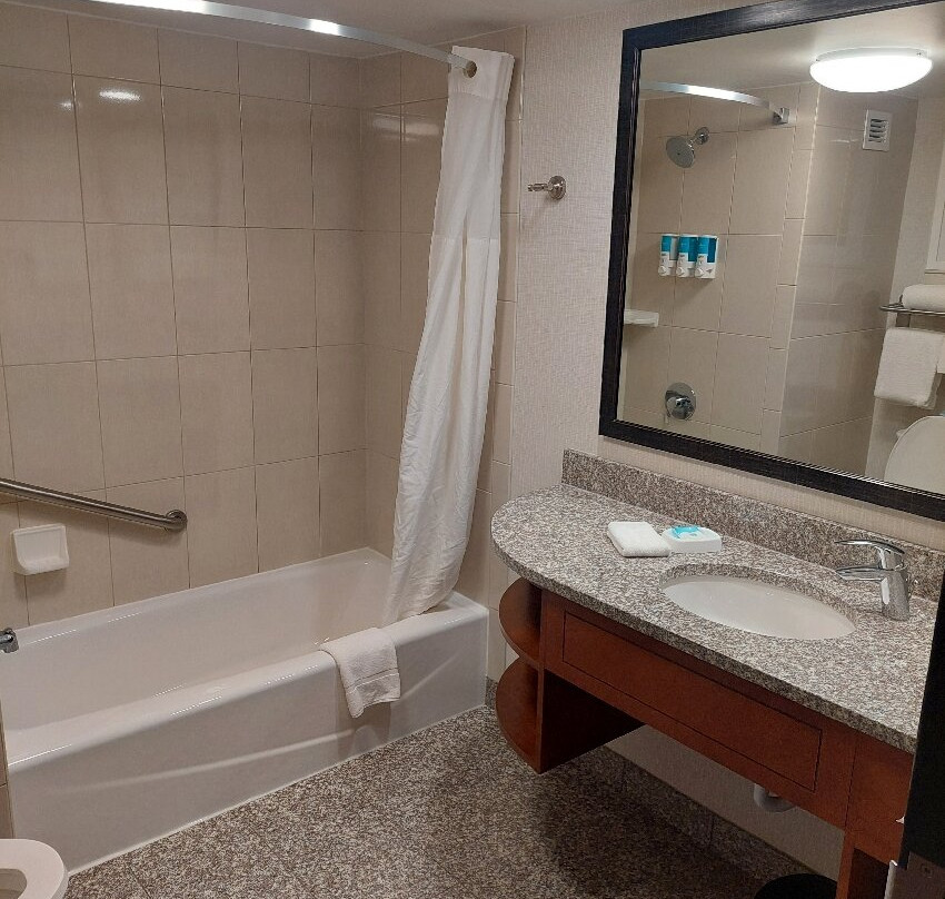 Drury Inn & Suites Columbia Stadium Boulevard主图