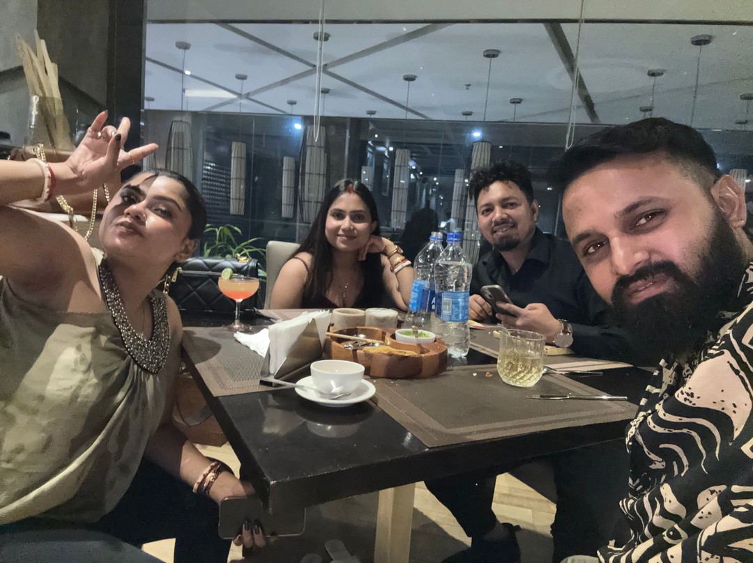 Hotel Saffron Crest主图