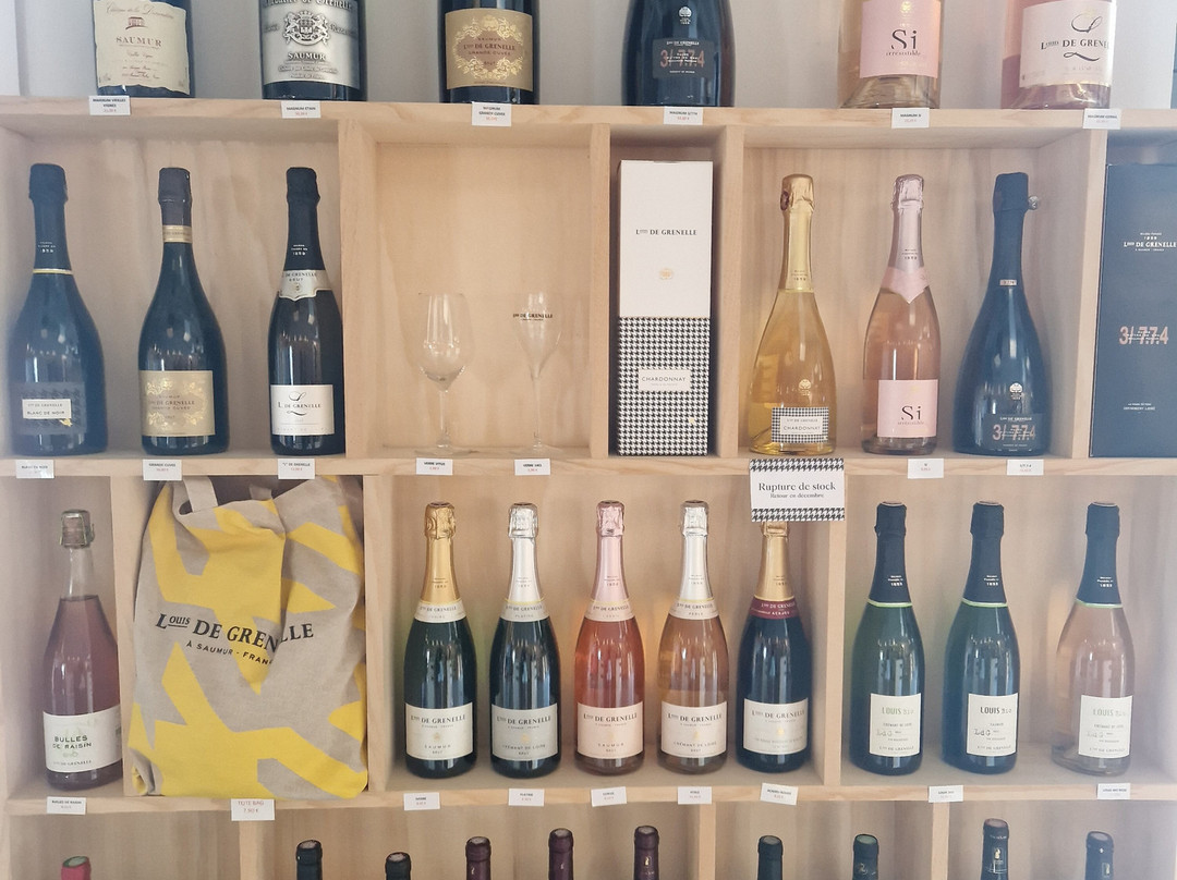 Caves Louis de Grenelle-梭缪尔必去景点