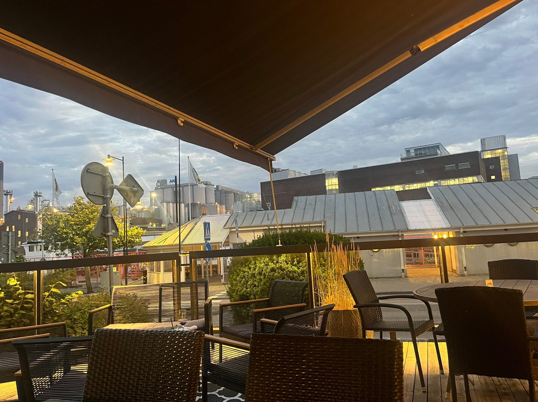 卡尔斯港第一酒店主图