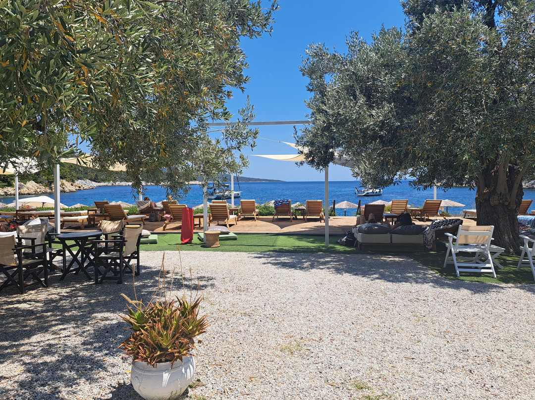 Paralía Leftós Gialós-Alonnisos必去景点