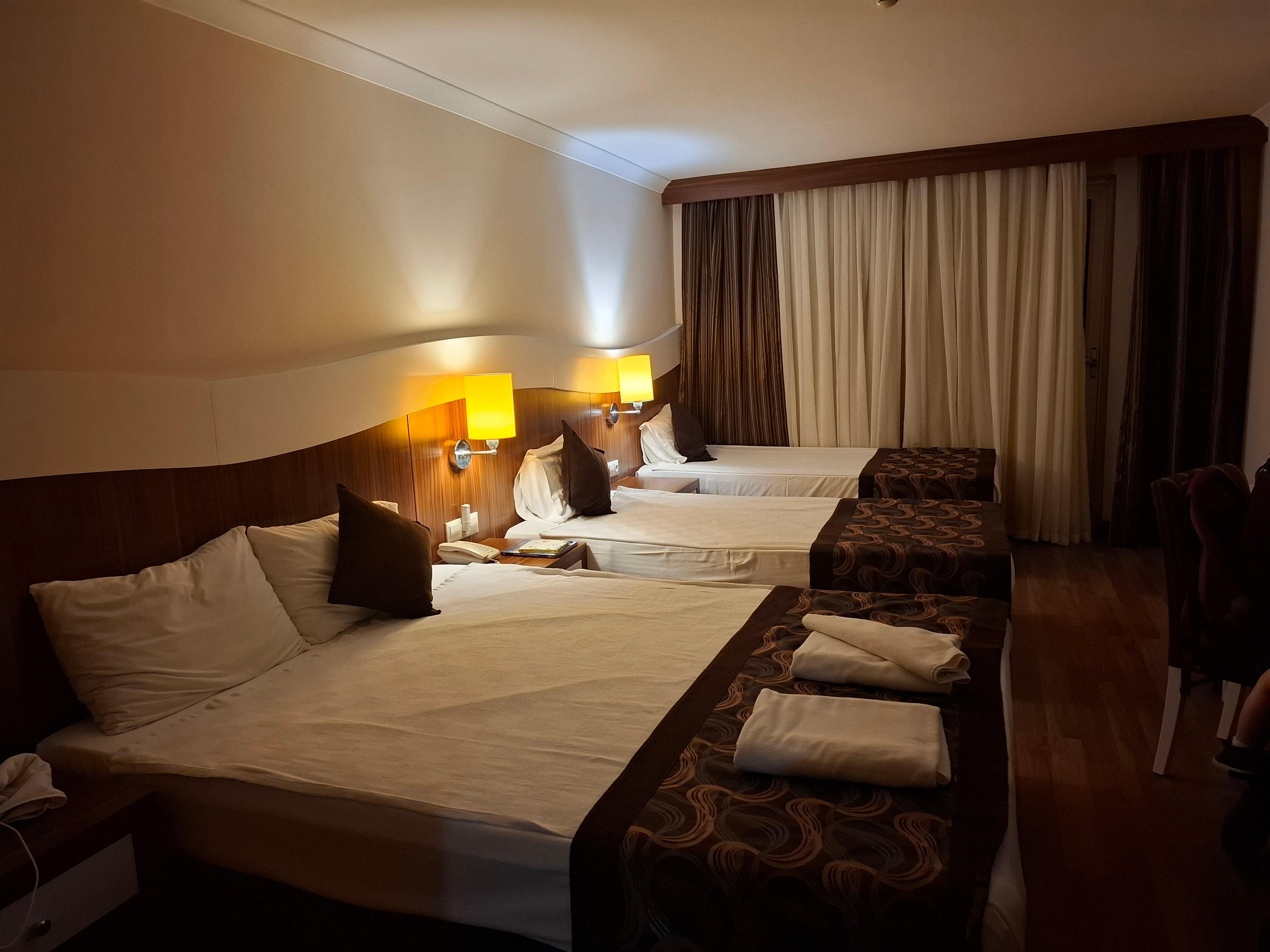 Throne Beach Resort & Spa-官方