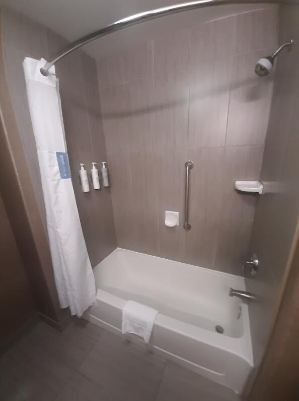 Hampton Inn By Hilton Saskatoon South-浴室