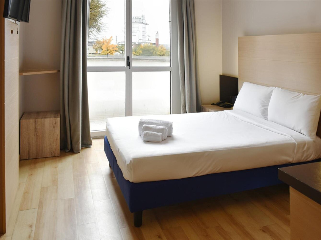 Vimodrone酒店住宿-B&b Hotel Milano Cologno Studios