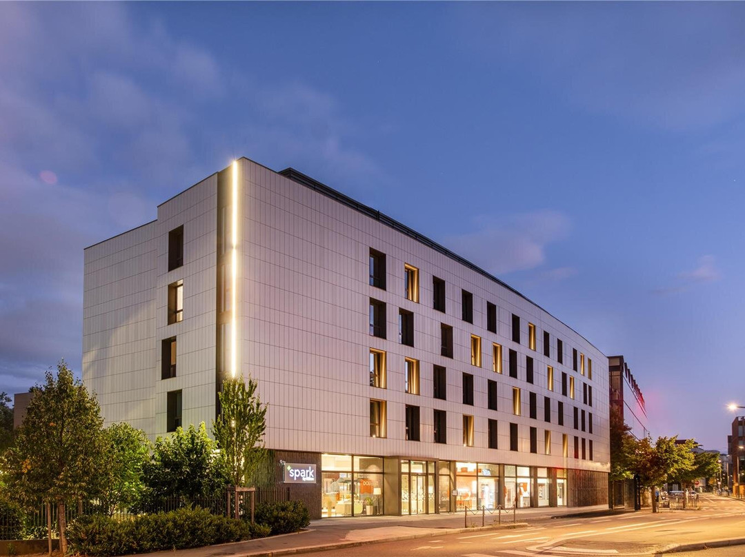 里昂酒店住宿-Spark by Hilton Lyon Park Saone
