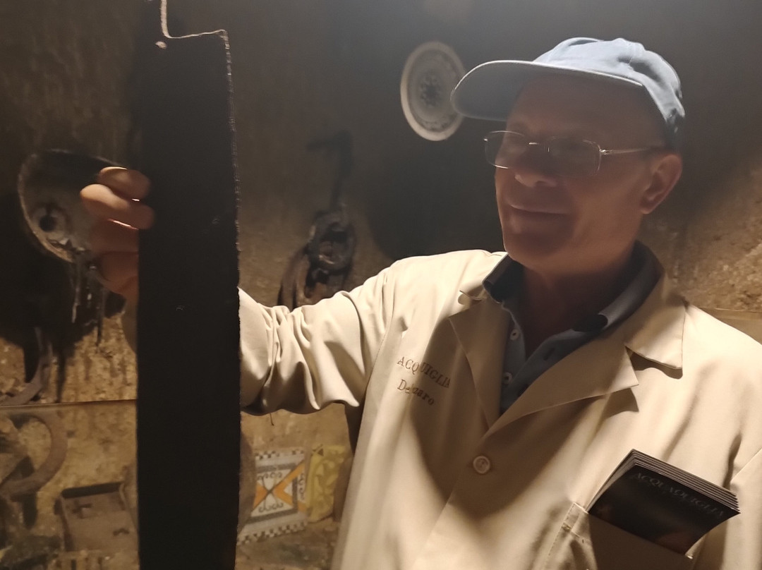 Acquaquiglia del Pozzaro-那不勒斯必去景点