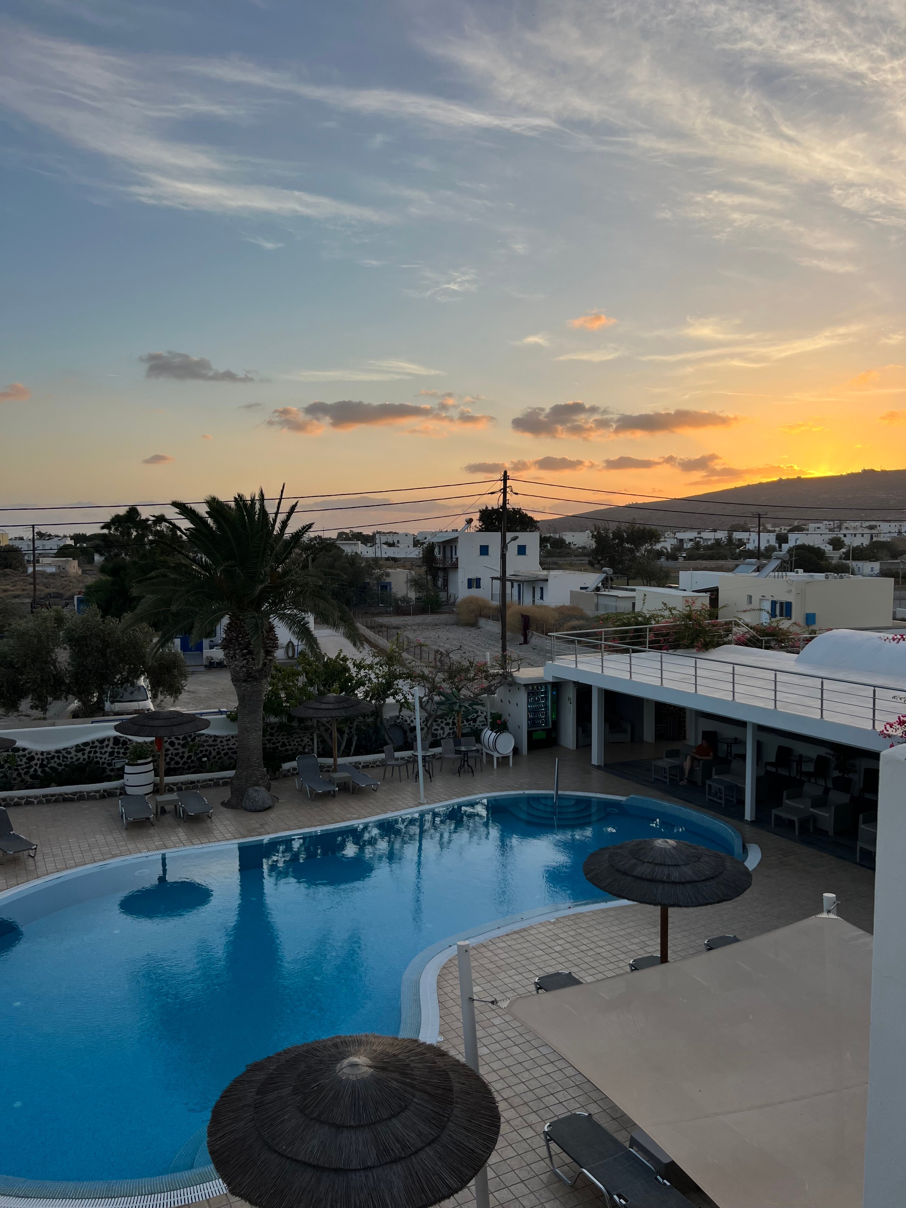 祖母绿酒店-官方