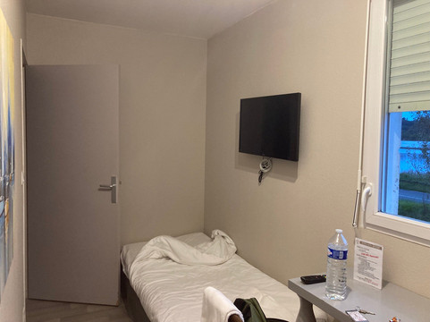 阿多尼斯巴约纳酒店主图