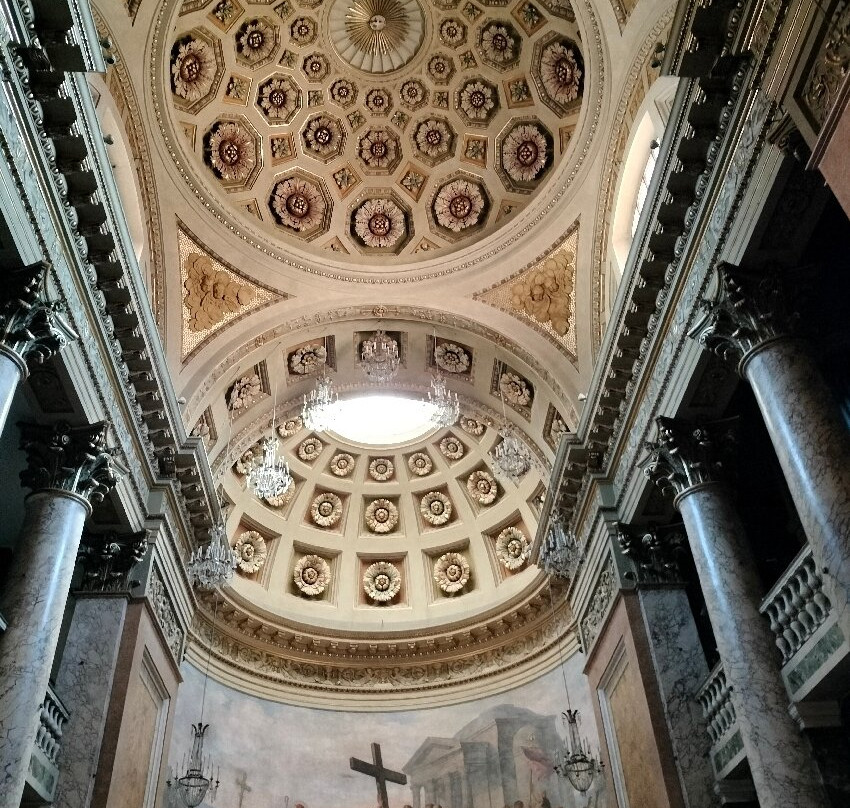 Cattedrale Di Santa Croce-弗利必去景点