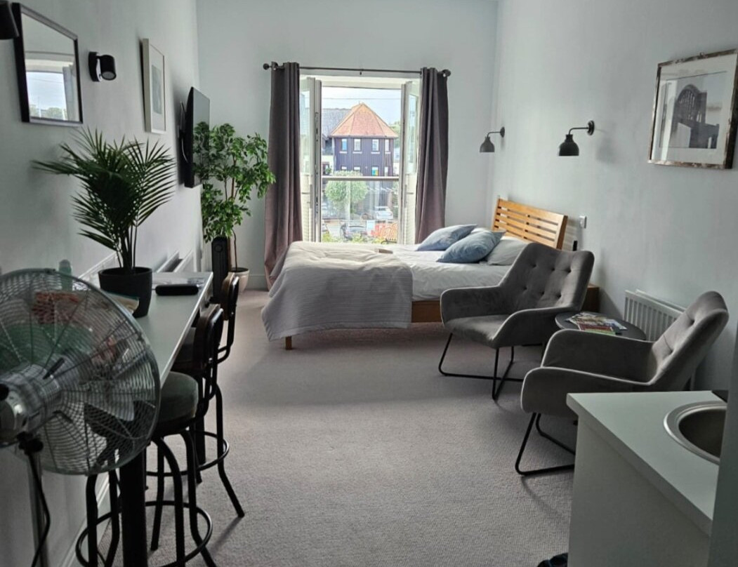 Crescent House Hotel主图