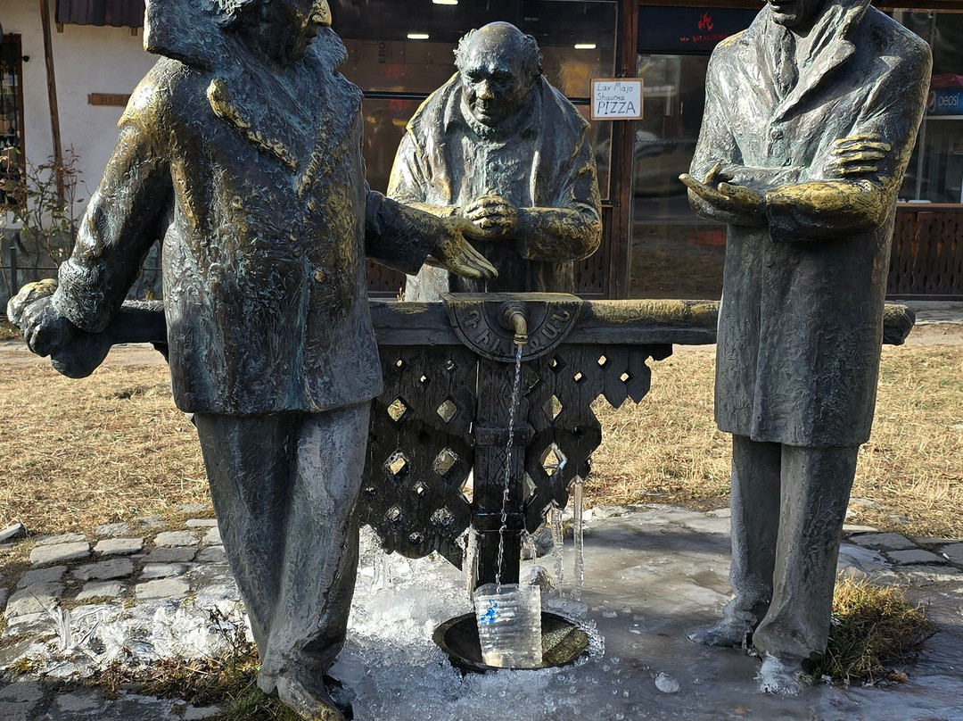 Monument to the Heroes of the Film Mimino-Dilijan必去景点