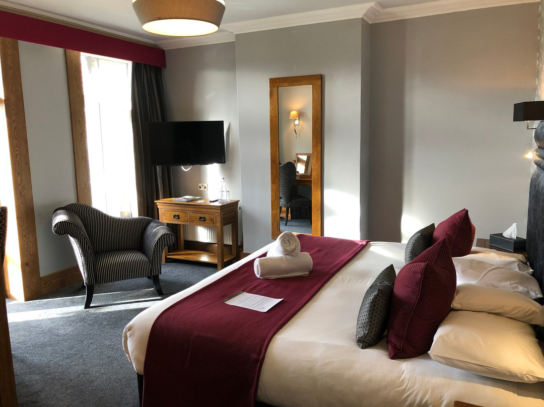 巴尔默草坪酒店主图