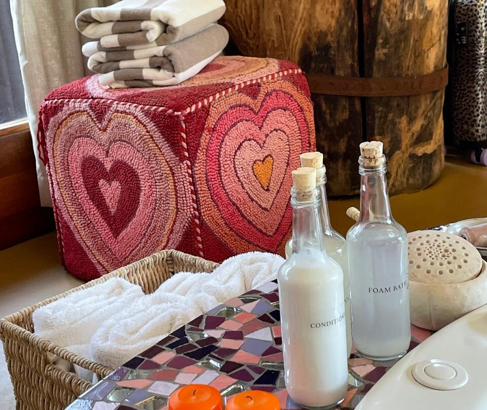 男人论坛精品酒店主图