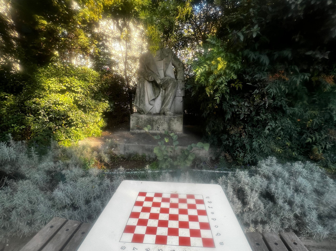 Square du Temple - Elie-Wiesel-巴黎必去景点