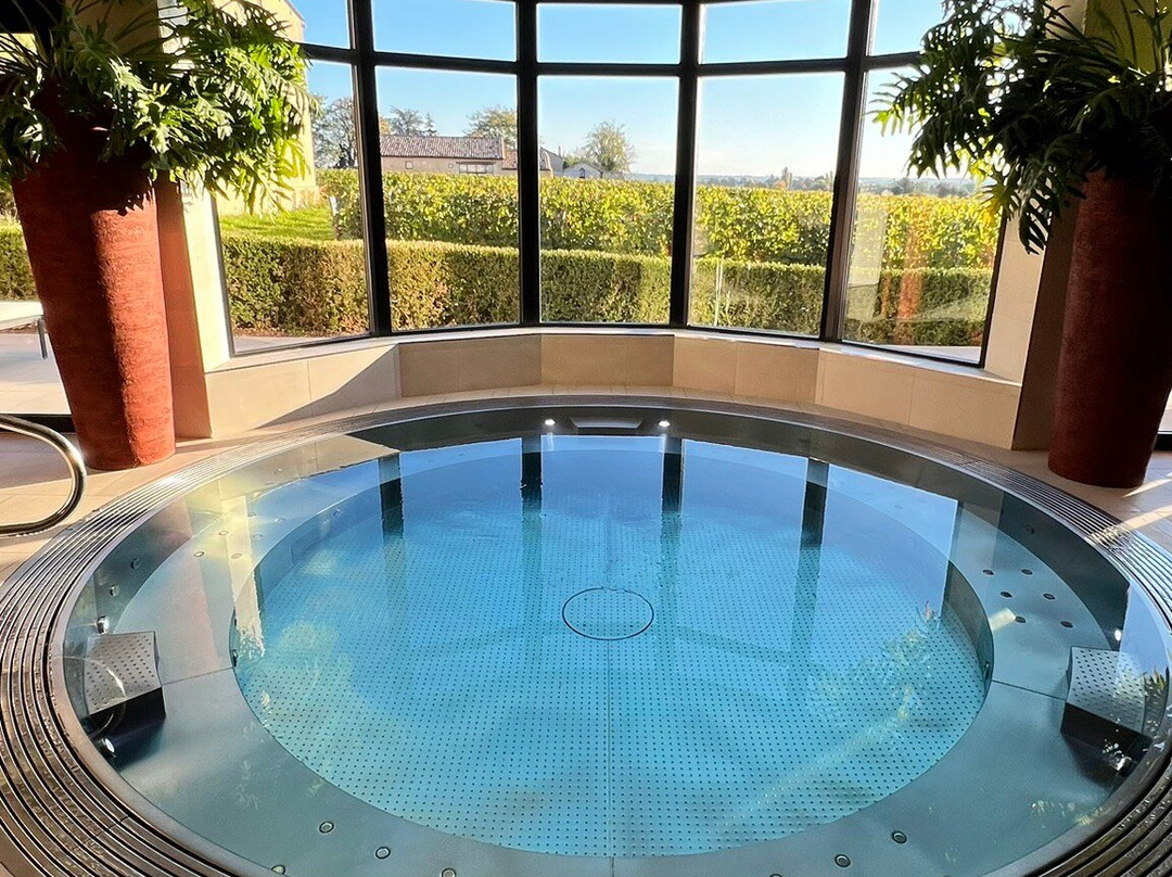 格兰德巴拉伊城堡度假温泉酒店主图