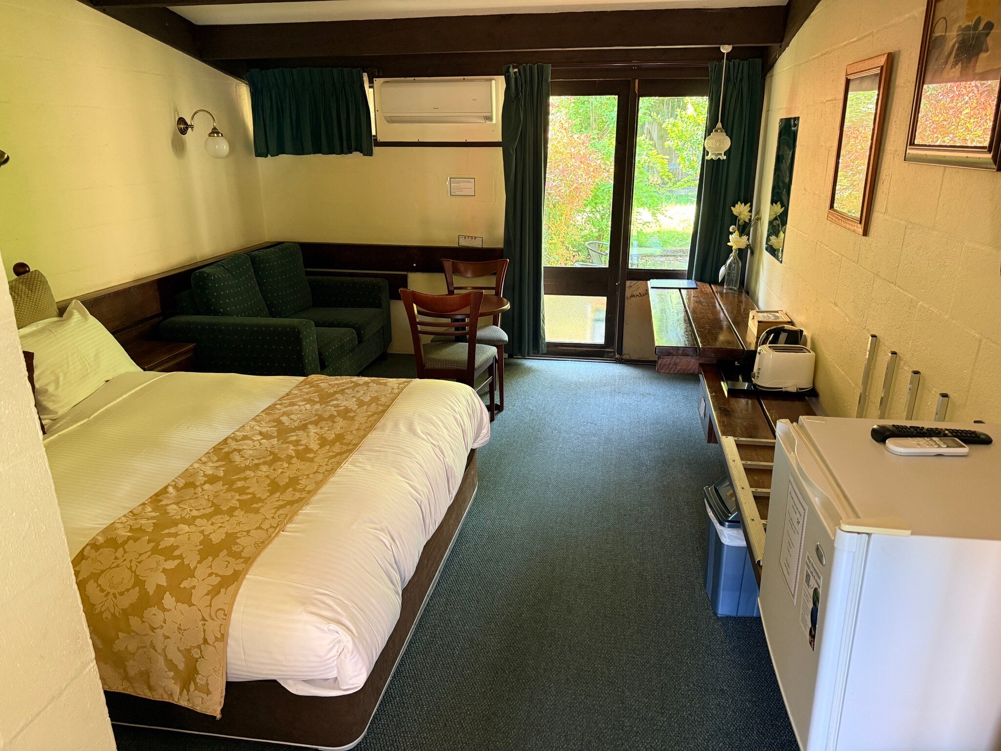 布莱克希斯汽车旅馆-官方