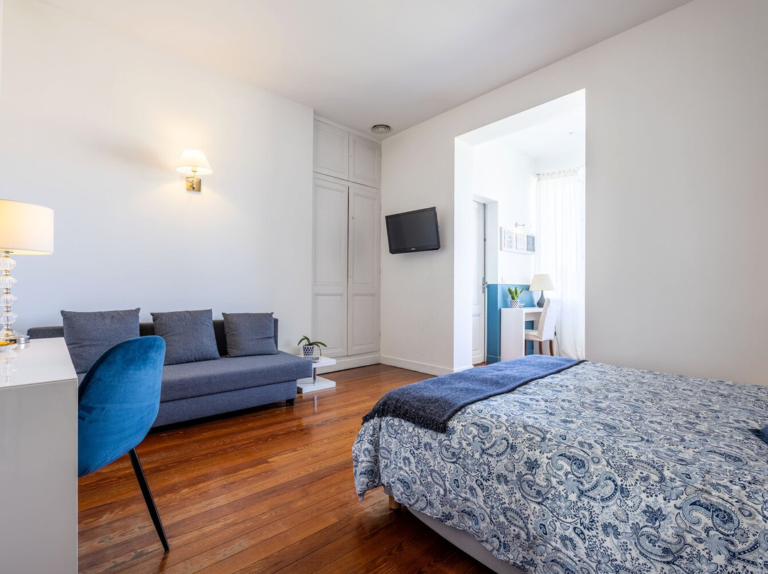 拉浩特蒙田酒店主图