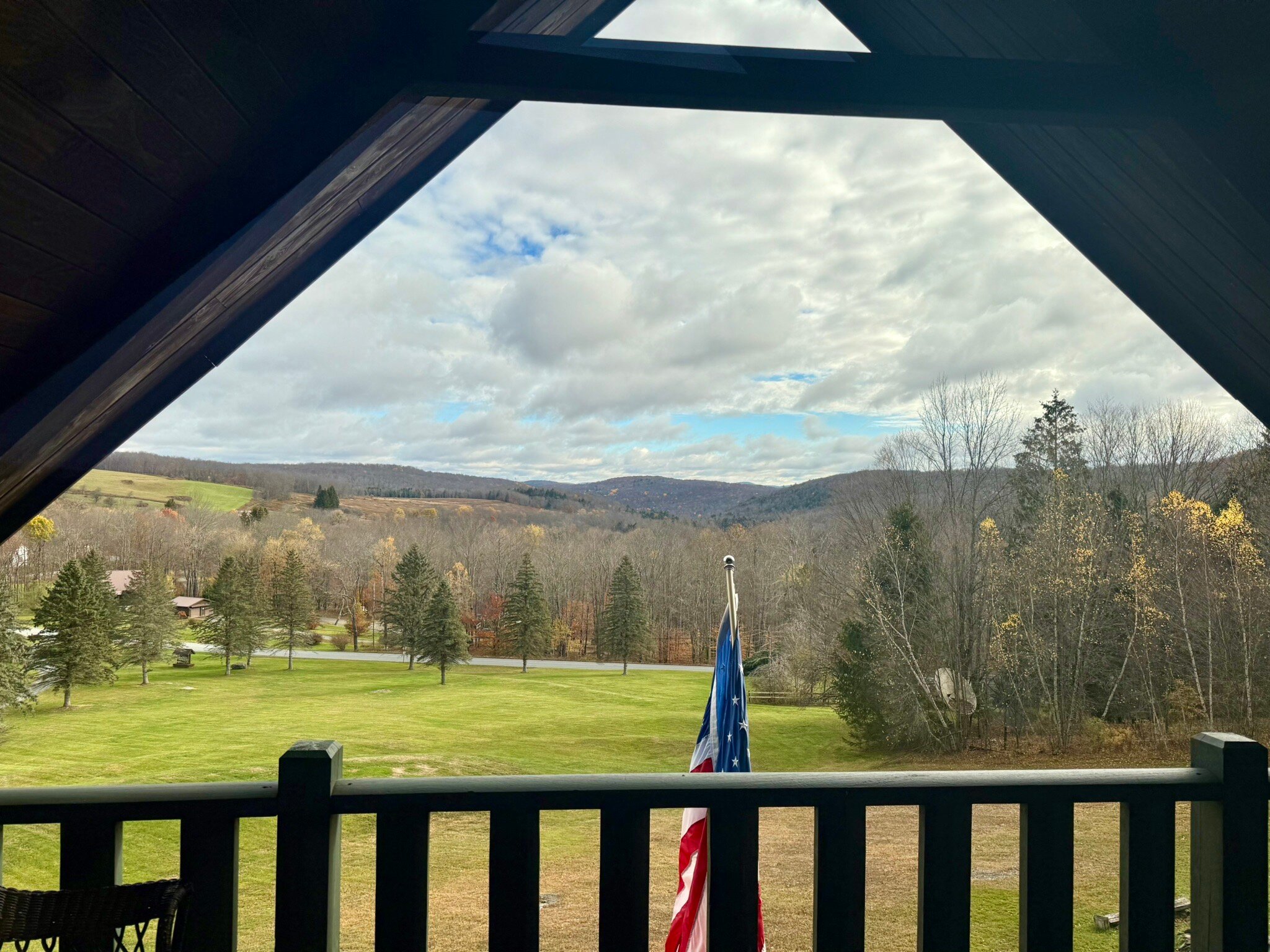 Starlight Lodge-官方