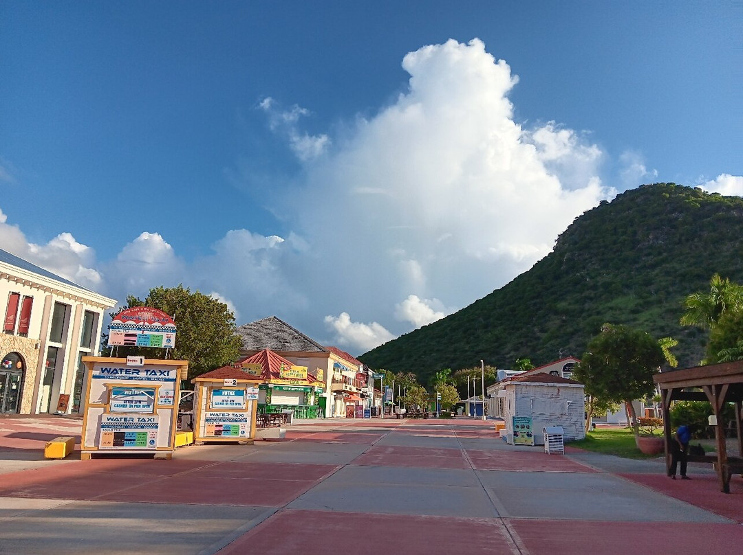 Harbour Point Village-菲利普斯堡必去景点