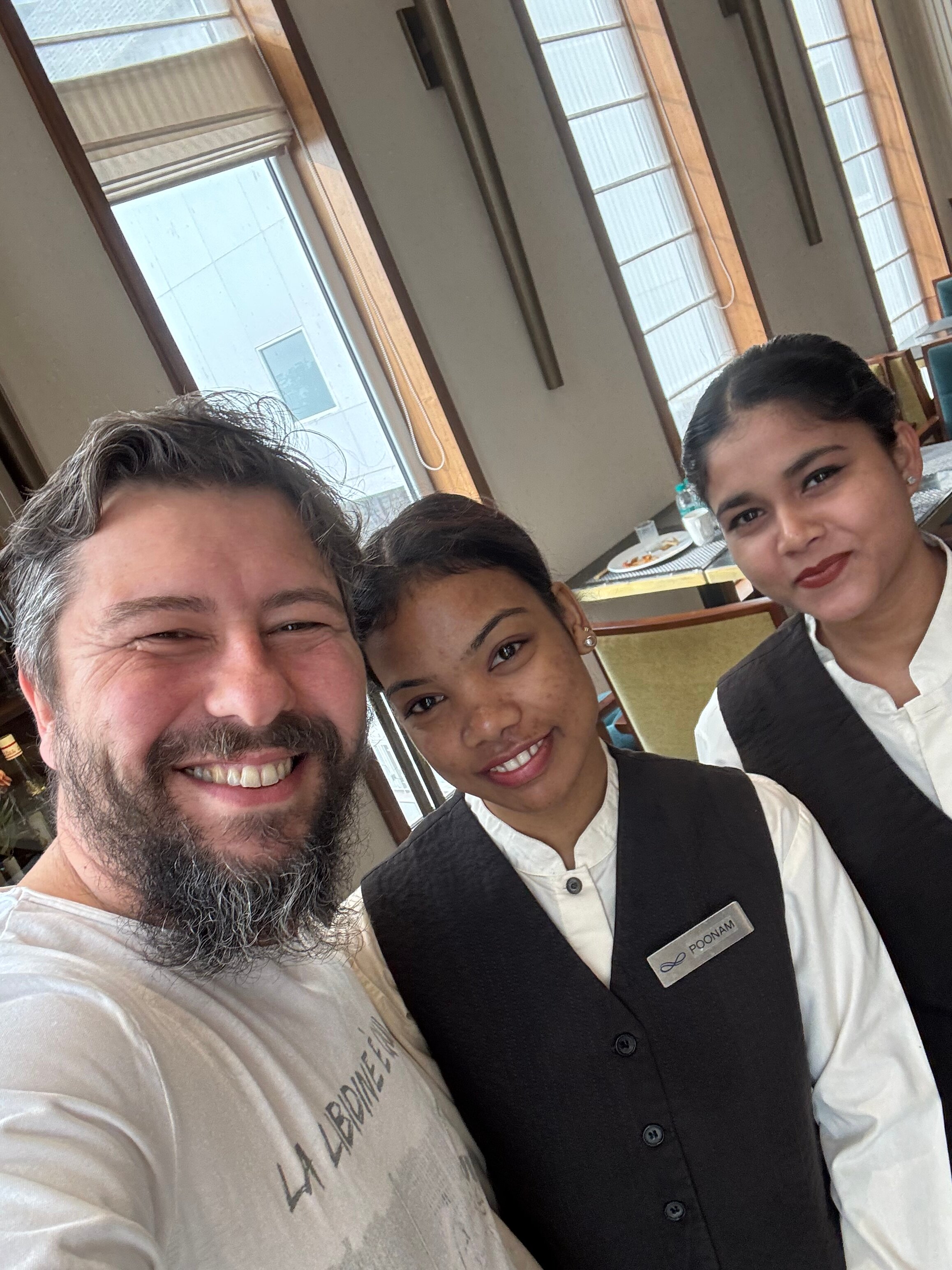 Iris Sarovar Portico-官方